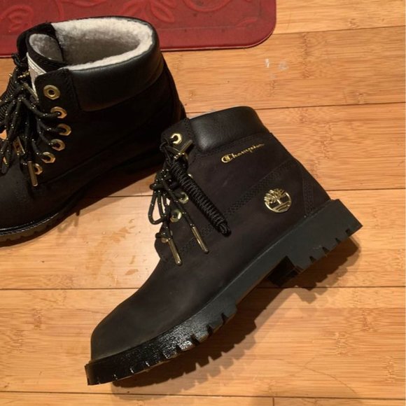 Black Timberlands x Champion KIDS - Picture 2 of 4